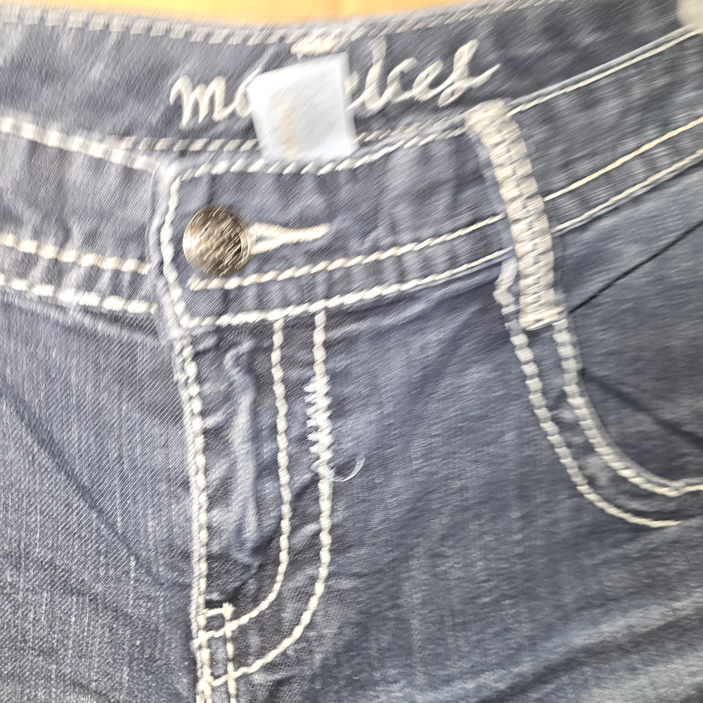 Maurices Stylish Blue Denim Jeans for Women Size 13/14 Plus Size.   116 - Picture 3 of 14